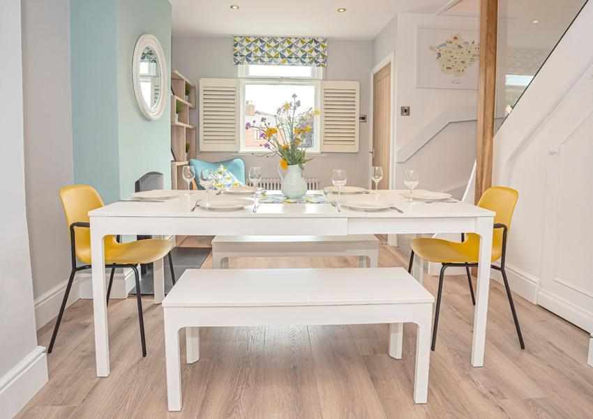 Modern 3-Bed House On Tarporley High Street Villa Exteriör bild