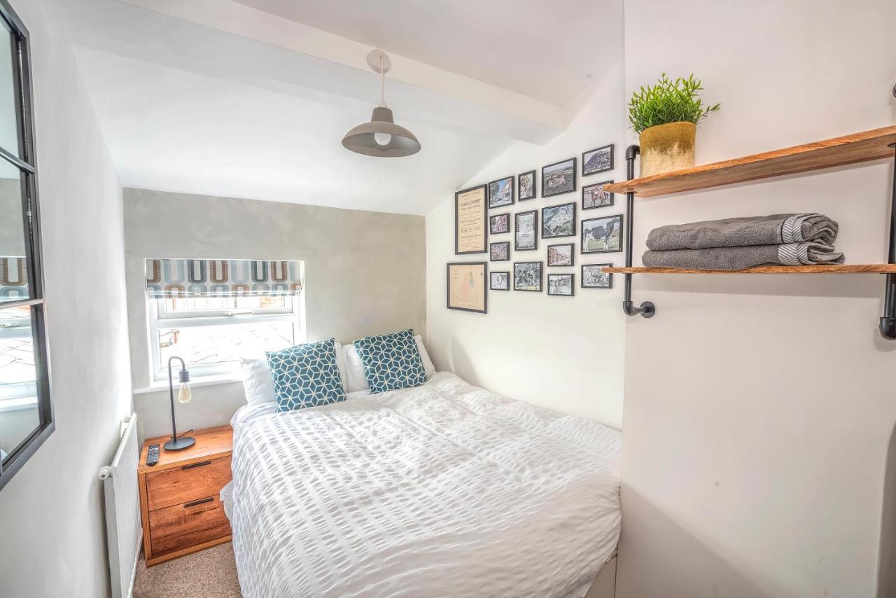 Modern 3-Bed House On Tarporley High Street Villa Exteriör bild